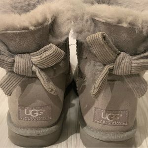 Ugg grey short bootie with bow detail